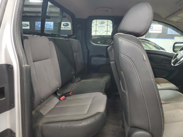 1N6AA1CJ4HN565522 - 2017 NISSAN TITAN S Srebrny zdjęcie 10
