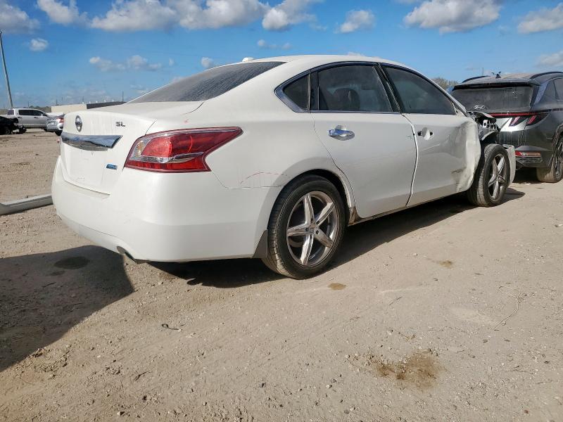 1N4AL3AP0DN534431 - 2013 NISSAN ALTIMA 2.5 WHITE photo 3