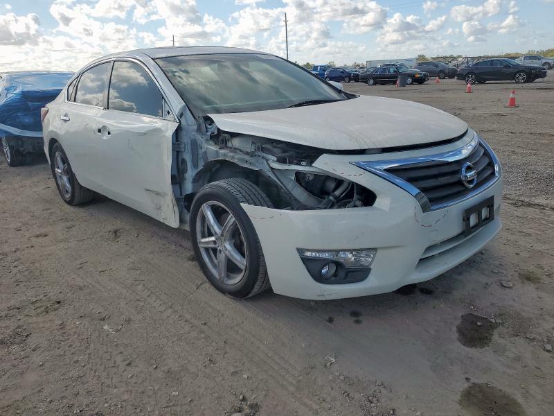 1N4AL3AP0DN534431 - 2013 NISSAN ALTIMA 2.5 WHITE photo 4