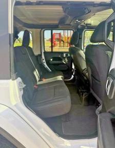 1C4HJXEN2LW213871 - 2020 JEEP WRANGLER U SAHARA WHITE photo 6