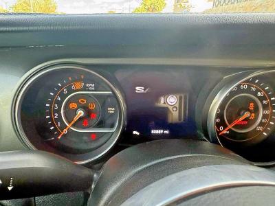 1C4HJXEN2LW213871 - 2020 JEEP WRANGLER U SAHARA WHITE photo 8