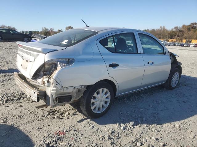 3N1CN7AP9JL820300 - 2018 NISSAN VERSA S 银色 照片 3