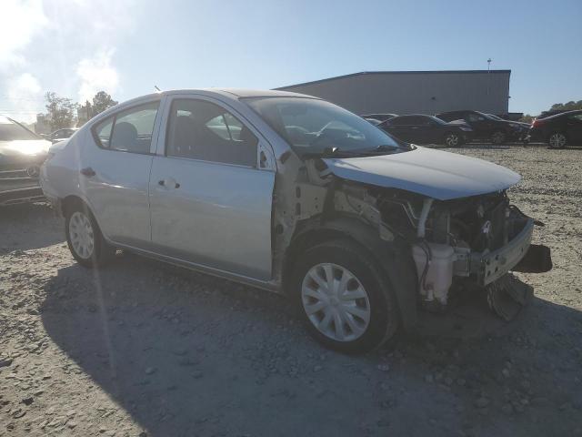 3N1CN7AP9JL820300 - 2018 NISSAN VERSA S 银色 照片 4