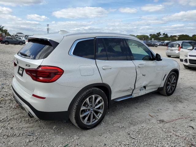 5UXTR9C55JLD63250 - 2018 BMW X3 XDRIVE30I თეთრი ფოტო 3