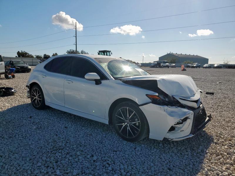 4T1G11AK9NU711970 - 2022 TOYOTA CAMRY SE WHITE photo 4