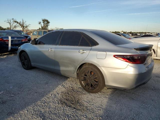 4T1BF1FK0HU621535 - 2017 TOYOTA CAMRY LE SILVER photo 2