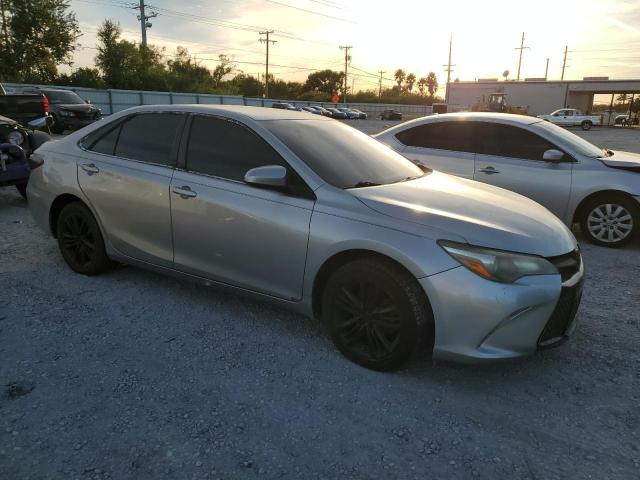 4T1BF1FK0HU621535 - 2017 TOYOTA CAMRY LE SILVER photo 4