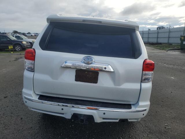 JTEZU5JR8D5049053 - 2013 TOYOTA 4RUNNER SR5 白色 照片 6