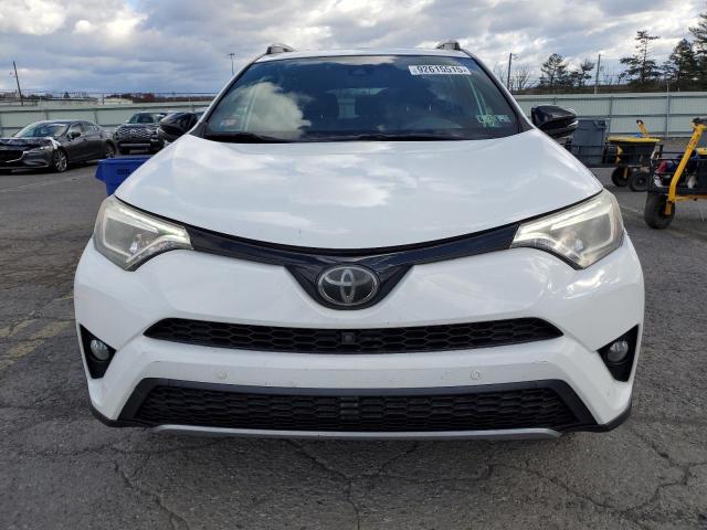2T3JFREV0HW607082 - 2017 TOYOTA RAV4 SE 白色 照片 5