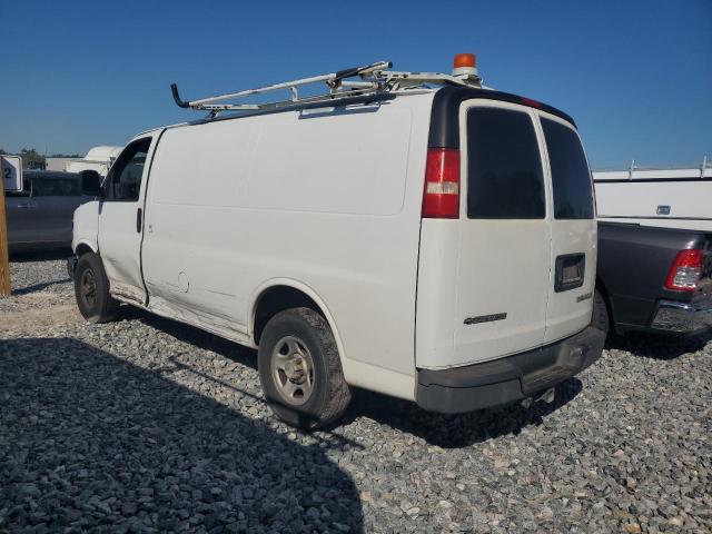 1GCFG15X651221718 - 2005 CHEVROLET EXPRESS WHITE photo 2