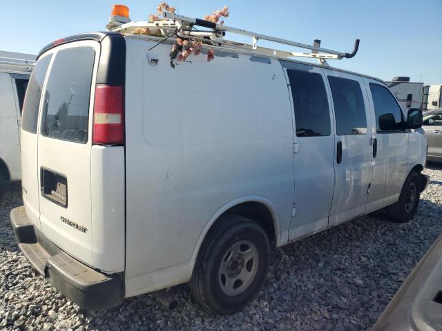 1GCFG15X651221718 - 2005 CHEVROLET EXPRESS WHITE photo 3