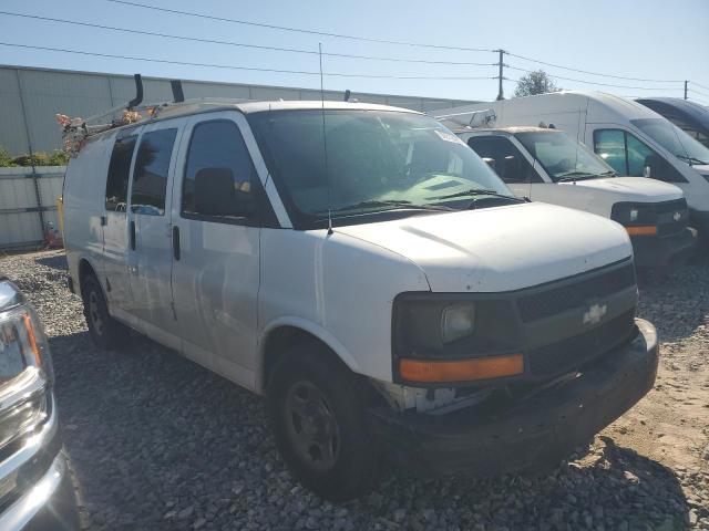 1GCFG15X651221718 - 2005 CHEVROLET EXPRESS WHITE photo 4