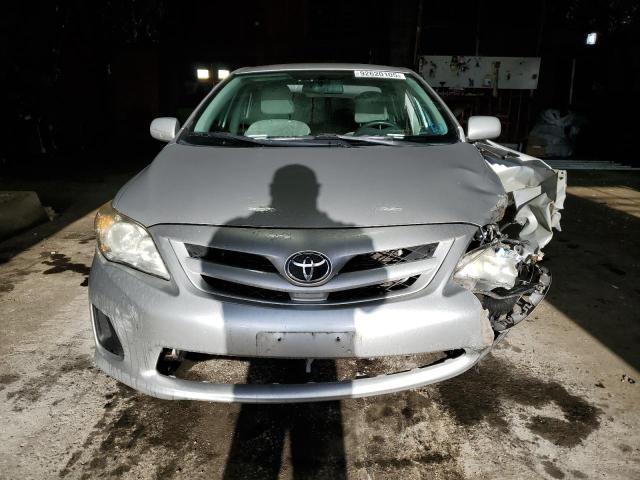 2T1BU4EE4CC875195 - 2012 TOYOTA COROLLA BASE SILVER photo 5