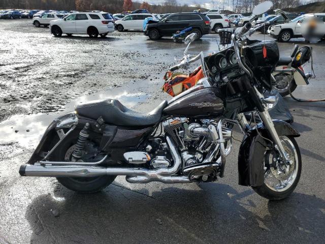 2011 HARLEY-DAVIDSON FLHX, 