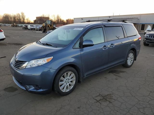 2013 TOYOTA SIENNA LE, 