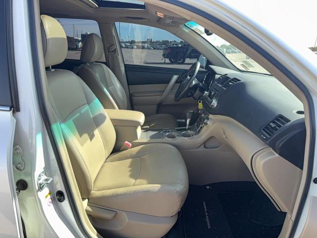 5TDZK3EH0CS086445 - 2012 TOYOTA HIGHLANDER BASE Սպիտակ լուսանկար 5