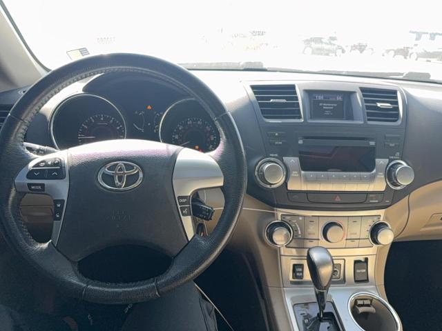 5TDZK3EH0CS086445 - 2012 TOYOTA HIGHLANDER BASE Սպիտակ լուսանկար 9