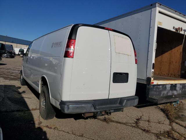 1GCWGBFG0J1202158 - 2018 CHEVROLET EXPRESS G2 WHITE photo 2