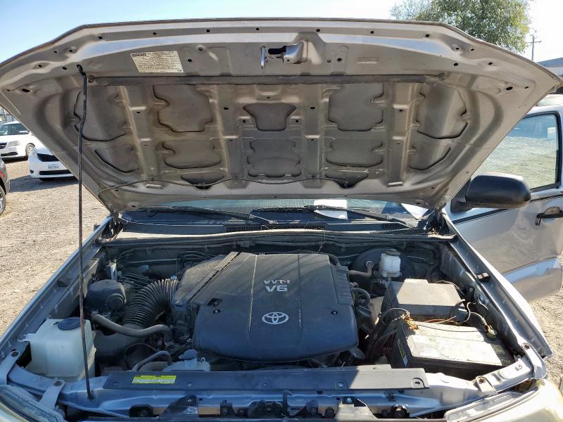 3TMJU4GN1FM176286 - 2015 TOYOTA TACOMA DOUBLE CAB PRERUNNER SILVER photo 11