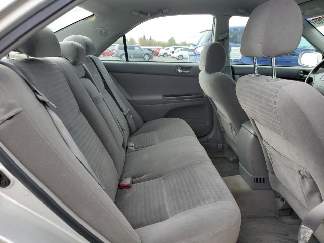 4T1BF30K05U592215 - 2005 TOYOTA CAMRY LE SILVER photo 10