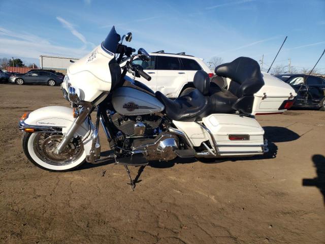 1HD1FCW136Y694812 - 2006 HARLEY-DAVIDSON FLHTCUI WHITE photo 3