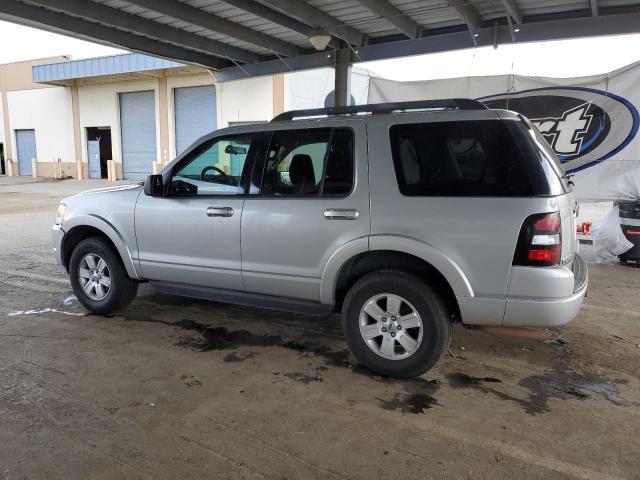 1FMEU7DE1AUA43339 - 2010 FORD EXPLORER XLT 银色 照片 2