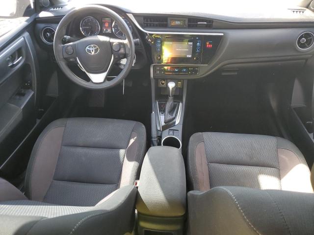 2T1BURHE3JC982583 - 2018 TOYOTA COROLLA L 棕色 照片 8