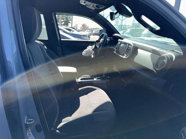 3TMCZ5AN2KM282555 - 2019 TOYOTA TACOMA DOUBLE CAB ნაცრისფერი ფოტო 5