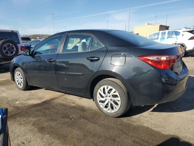 2T1BURHE1JC030617 - 2018 TOYOTA COROLLA L შავი ფოტო 2
