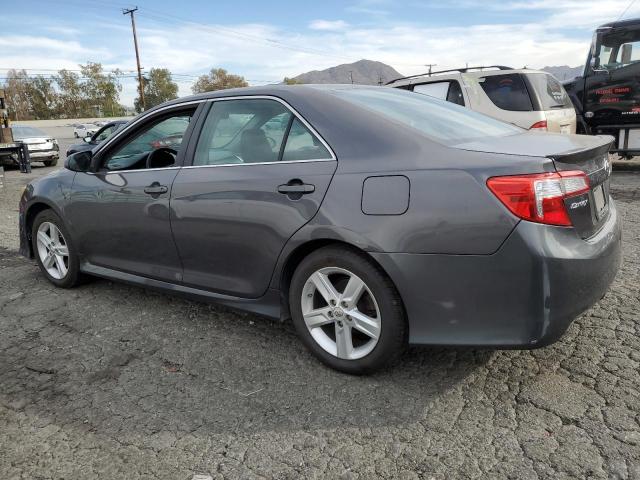 4T1BF1FK7DU643042 - 2013 TOYOTA CAMRY L 灰色 照片 2