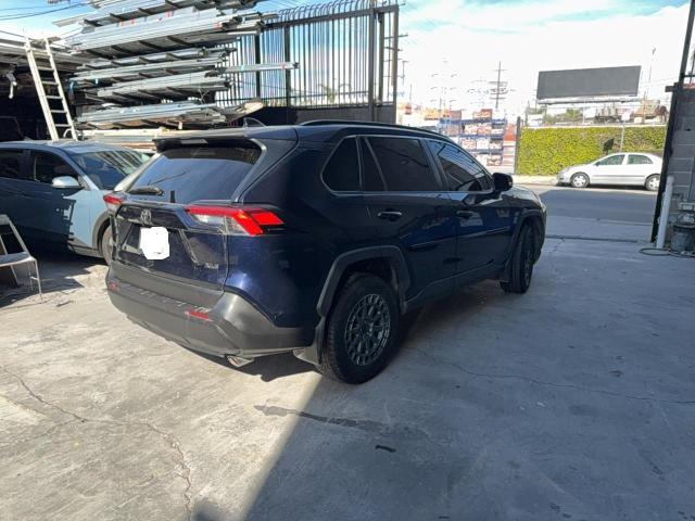 2T3W1RFV2LC061205 - 2020 TOYOTA RAV4 XLE BLUE photo 4