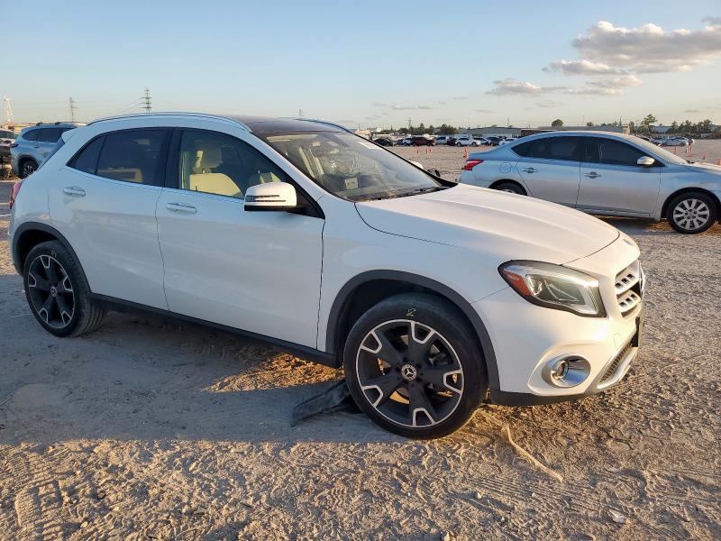 WDCTG4EB4KU002396 - 2019 MERCEDES-BENZ GLA 250 WHITE photo 4
