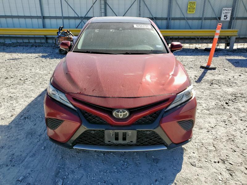 4T1B61HK2JU657536 - 2018 TOYOTA CAMRY XSE Burgund zdjęcie 5