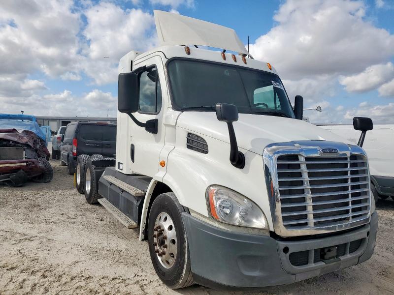 2015 FREIGHTLINER CASCADIA 1, 