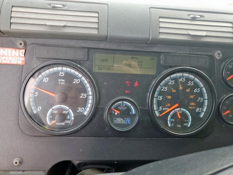 1FUJGBD92FLGV4229 - 2015 FREIGHTLINER CASCADIA 1 WHITE photo 8