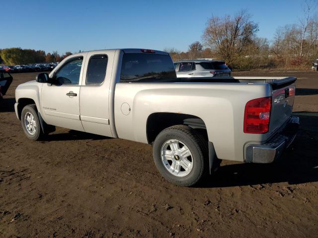 1GCEC19J78Z139323 - 2008 CHEVROLET SILVERADO C1500 ვერცხლისფერი ფოტო 2