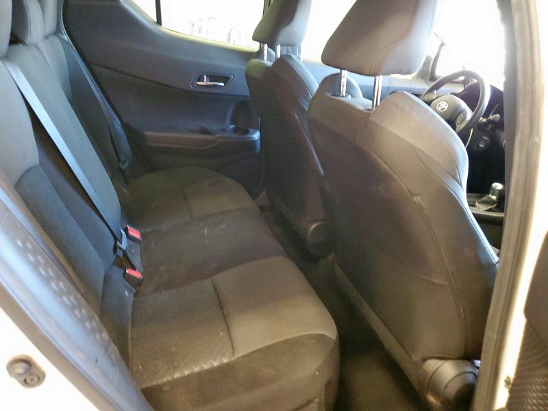 JTNKHMBX9M1114836 - 2021 TOYOTA C-HR XLE WHITE photo 10