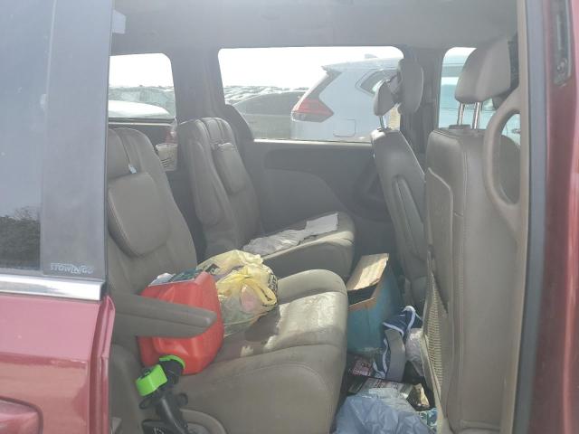 2C4RC1BGXCR390162 - 2012 CHRYSLER TOWN & COU TOURING RED photo 11