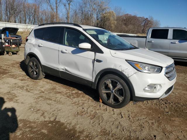 1FMCU9HD4JUD36270 - 2018 FORD ESCAPE SEL WHITE photo 4