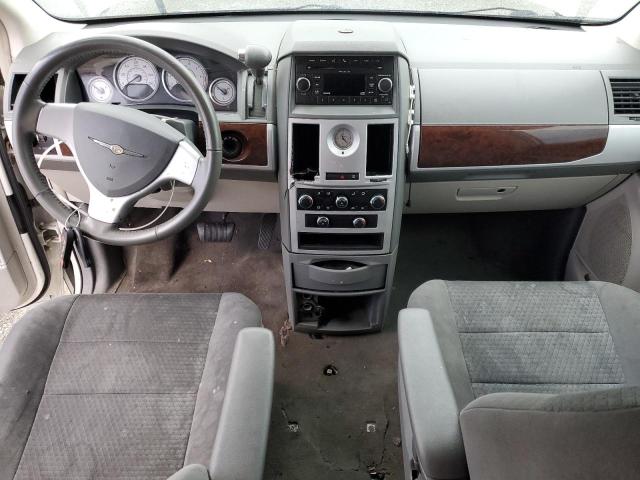 2A4RR5D1XAR491546 - 2010 CHRYSLER TOWN & COU TOURING WHITE photo 8