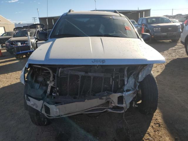 1J4GW48S44C329860 - 2004 JEEP GRAND CHER LAREDO 银色 照片 5