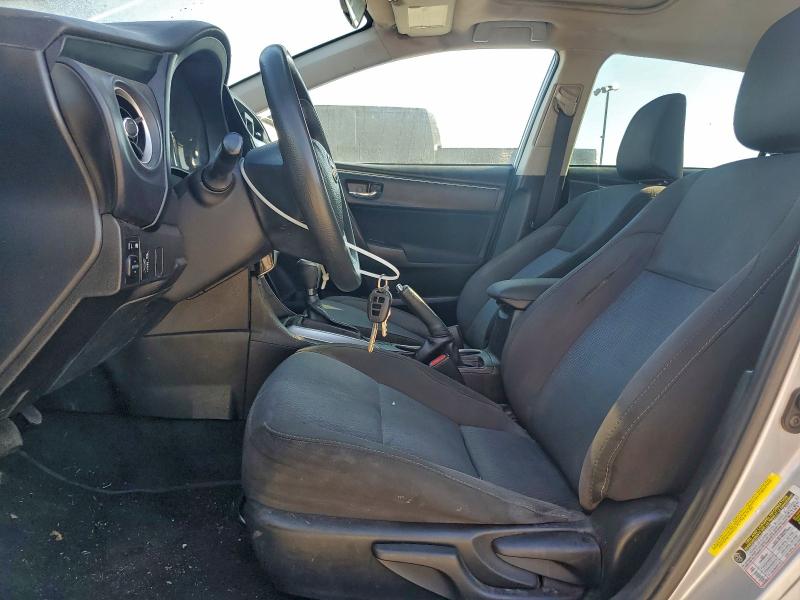 5YFBURHE5HP581255 - 2017 TOYOTA COROLLA L SILVER photo 7