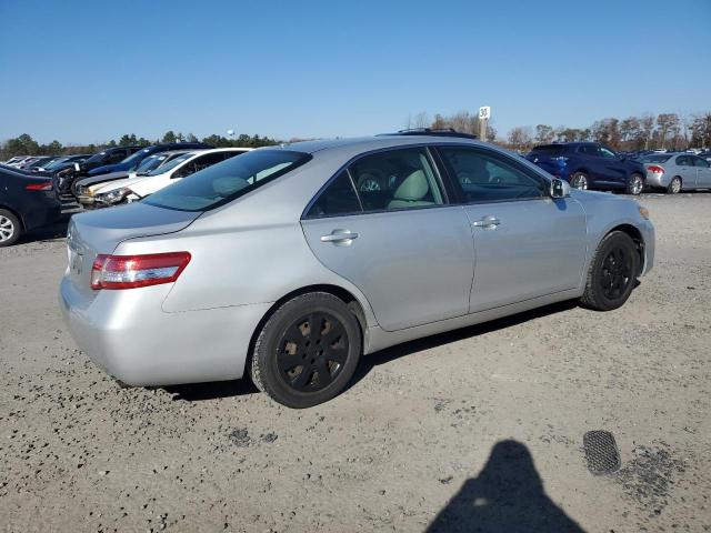 4T1BF3EK8BU675556 - 2011 TOYOTA CAMRY BASE GRAY photo 3