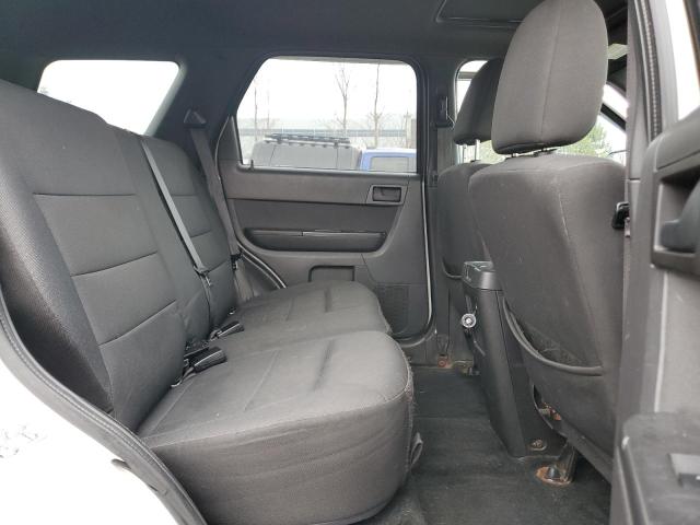 1FMCU9D7XCKA39891 - 2012 FORD ESCAPE XLT 白色 照片 11