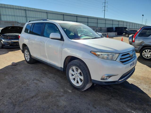 5TDBK3EH8DS224929 - 2013 TOYOTA HIGHLANDER BASE أبيض صورة 4