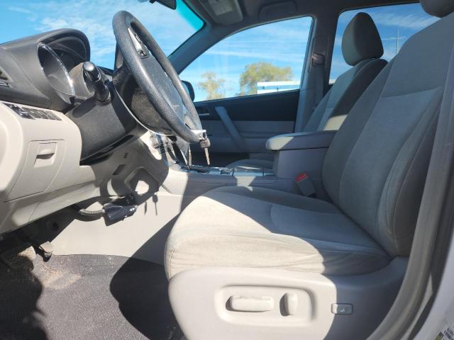 5TDBK3EH8DS224929 - 2013 TOYOTA HIGHLANDER BASE أبيض صورة 7