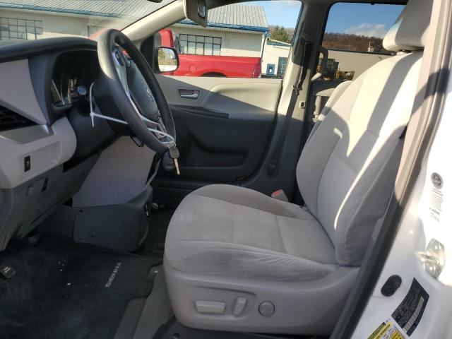 5TDKK3DC2FS566174 - 2015 TOYOTA SIENNA LE WHITE photo 7