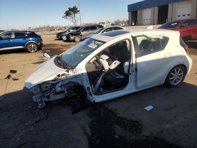 2016 TOYOTA PRIUS C, 