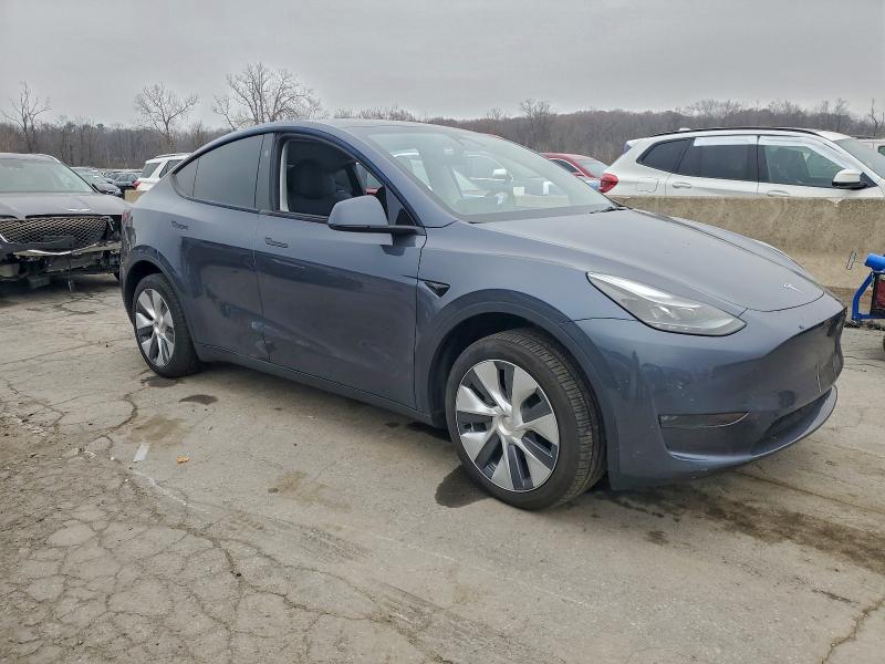 7SAYGDEE7PA164271 - 2023 TESLA MODEL Y ნაცრისფერი ფოტო 4