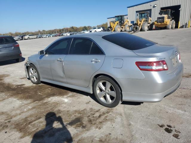 4T1BF3EK3BU230609 - 2011 TOYOTA CAMRY BASE SILVER photo 2